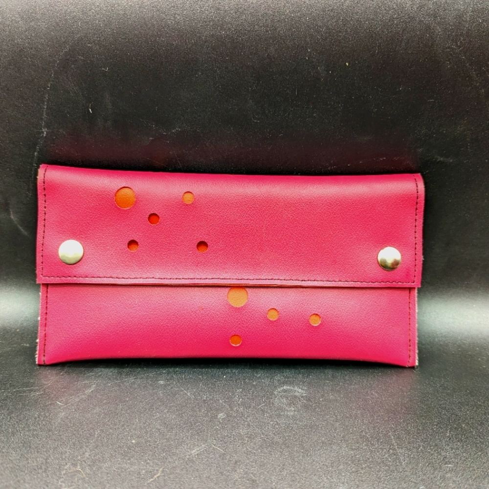 Pretty and unique Holly Aiken clutch!